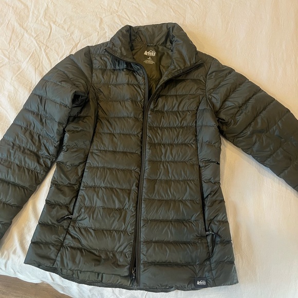 REI Women's Dark Green Puffer Jacket - Picture 8 of 11